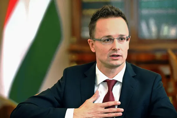 Ministrul de Externe ungar s-a înţeles cu Dragnea, pentru UDMR, privind Liceul Romano-Catolic