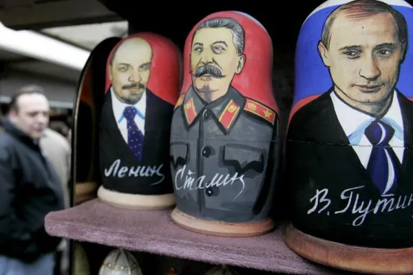 Înainte de alegeri, Vladimir Putin dezvăluie cea mai bizară conexiune cu Stalin și Lenin