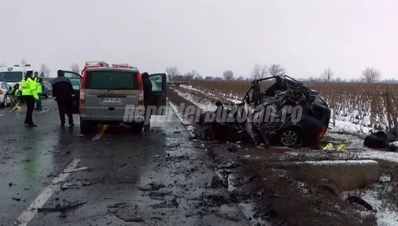 Accident grav lângă  Râmnicu Sarat: un mort, trafic blocat pe E85