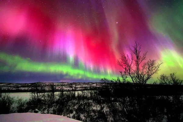 Aurora boreală și 320 de drone în Capitală: Revelion de neuitat în Parcul Titan