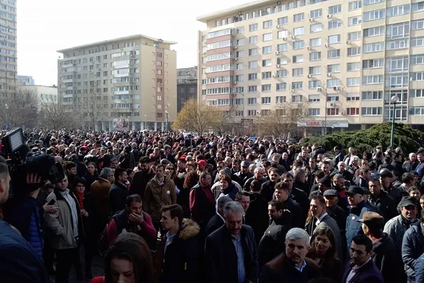 UPDATE: Şeful Jandarmeriei cere anchetă internă după amendarea unui surdo-mut pentru proteste