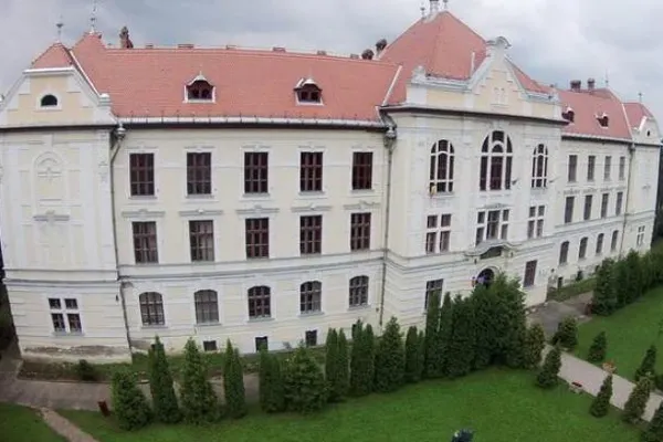 UDMR a reclamat CCR la Bruxelles pentru blocarea liceului romano-catolic din Târgu Mureş