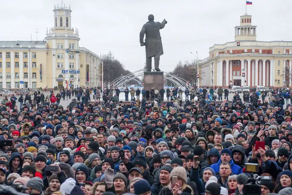 Revoltă în Rusia după incendiul din Kemerovo: Vrem ”capul” lui Putin. ”De ce țarul e la cald?”