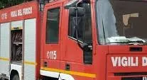 Un italian a dat foc unei case unde locuiau șase români dintre care doi copii