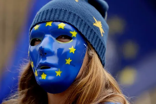 Noi proteste în București. "Vrem Europa, nu dictatură!", manifest în Piața Victoriei