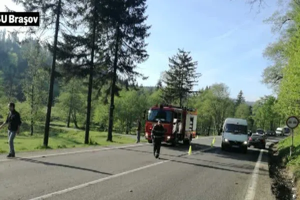 Accident cumplit pe Valea Prahovei: 3 persoane transportate la spital