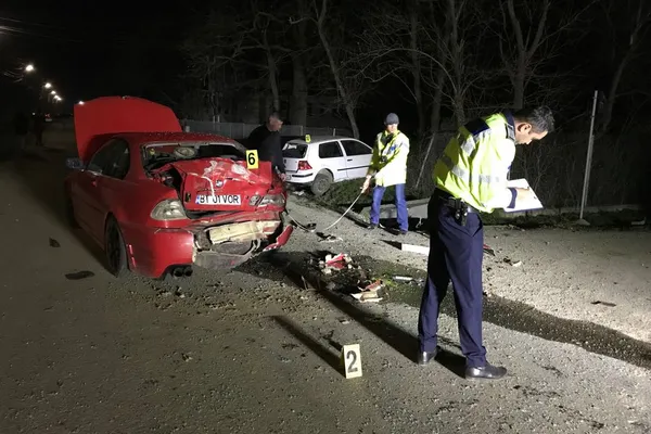 Accident groaznic în noaptea de Înviere. Doi tineri, în comă