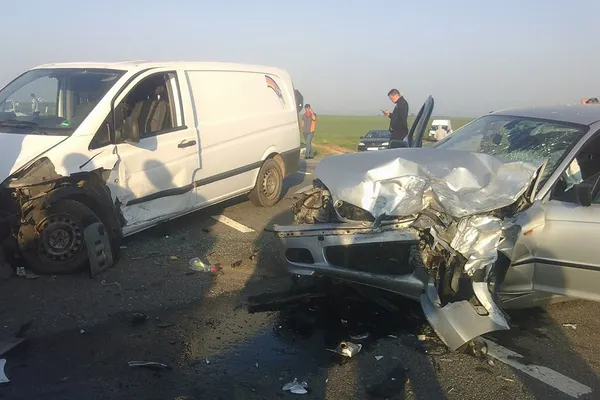 Grav accident în Dolj, cinci pompieri au ajuns la spital
