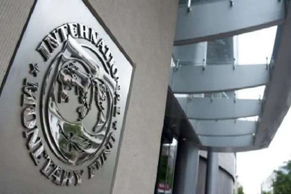 FMI desfiinţează optimismul guvernării Dăncilă: economia României îşi pierde suflul