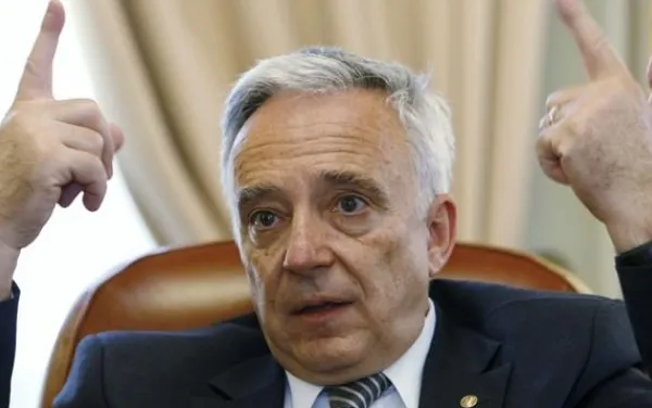Guvernatorul BNR merge în Parlament. "Nu ştiam în care studiou TV să mă duc"