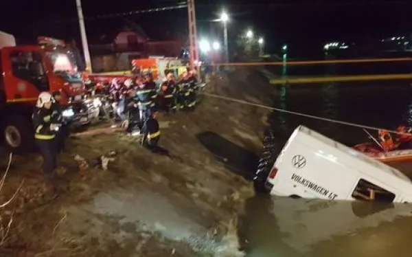 Groaznic. Un tânăr a murit sub ochii tatălui său în cumplitul accident din Neamț