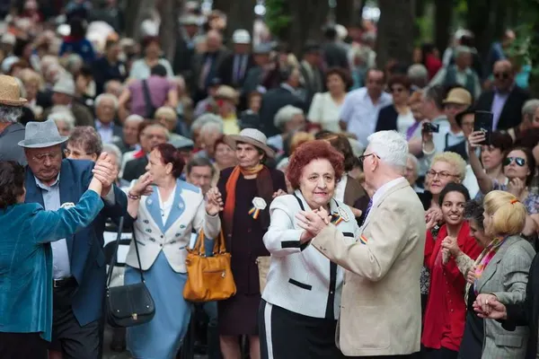 Prăpastia pensiilor: cei mai săraci pensionari din România stau lângă cei mai bogaţi