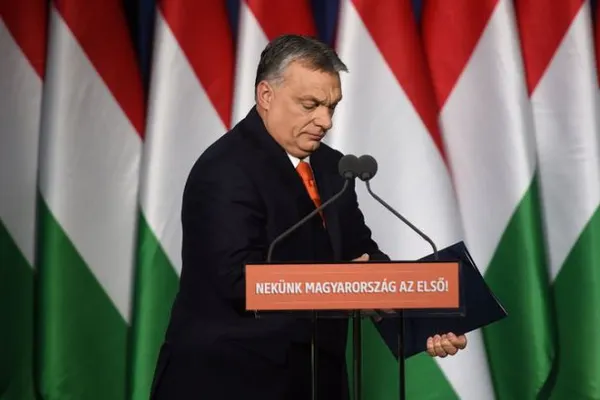 Guvernul Viktor Orban îi atacă pe principalii candidați la șefia Comisiei Europene