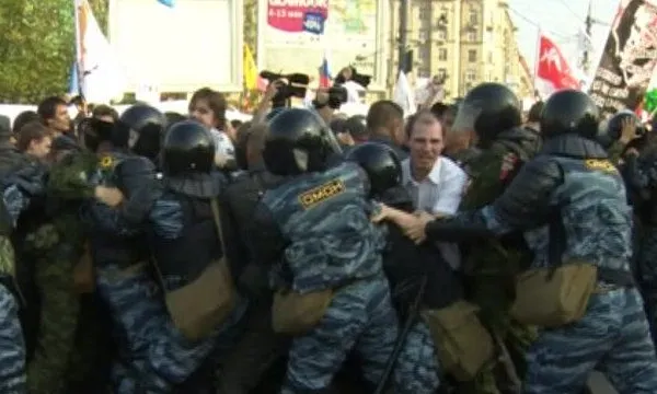 Reţineri masive, după un protest anti-Putin în Rusia. 1600 de oameni au fost ridicaţi de Poliţie