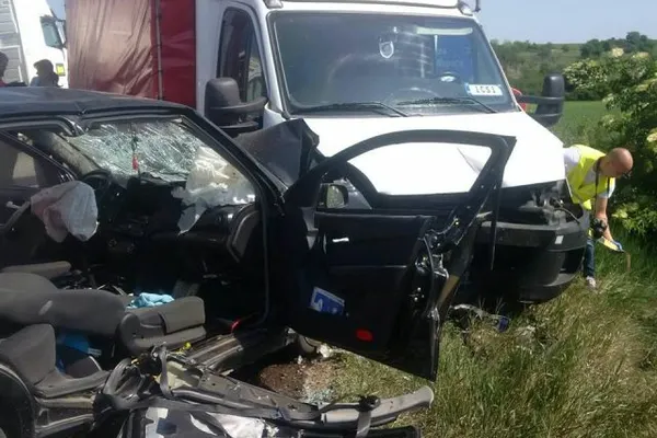 Accident cu un mort în judeţul Alba, impact nimicitor