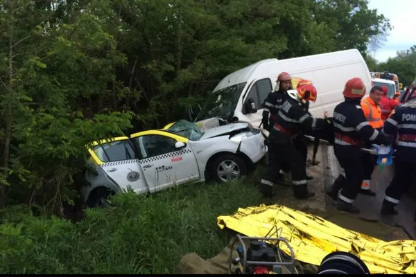 Grav accident între Vâlcea și Horezu! Doi morți și trei răniți