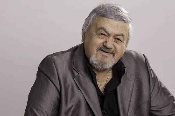 Celebru cântăreț român, internat de urgență după ce a suferit un accident vascular cerebral