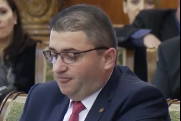 Cum scapă de ”Ora Guvernului” un ministru care s-a făcut de râs la audierile din Parlament