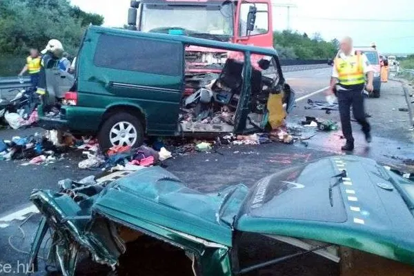 Nouă români au murit într-un accident din Ungaria|FOTO