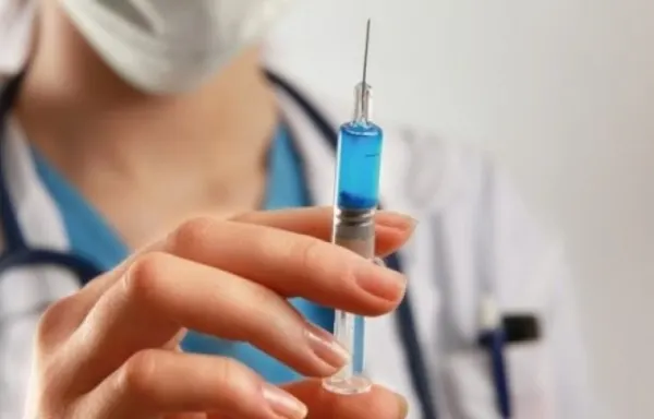 PSD protestează, sănătatea se prăbușește. O nouă criză a vaccinurilor lovește România