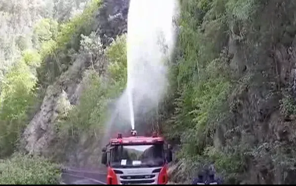 Incendiu lângă Transfăgărășan. Se acționează cu un elicopter de la M.A.I.