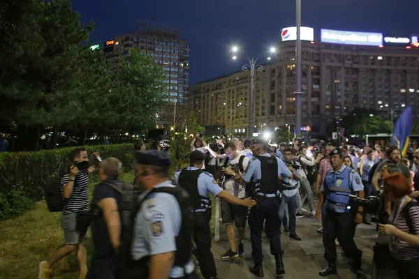 Revocarea lui Kovesi a scos iar românii în stradă! Proteste în Capitală şi în ţară: "NU cedăm!"
