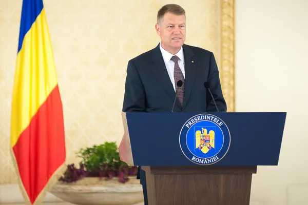Klaus Iohannis, despre Pilonul II de pensii: Îi somez pe guvernanţi să îşi revină