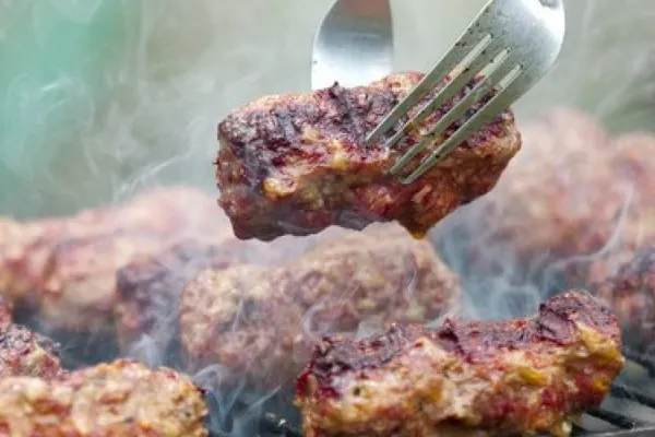 Cât de des poți să mănânci mici fără să îți fie afectată sănătatea - Răspunsul specialiștilor