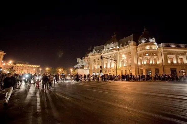 Angajații din muzee protestează pentru salarii chiar înainte de Noaptea Muzeelor