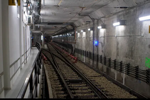 Tragedie în Italia! Român, spulberat de metrou, după ce a căzut pe şine. Ce au descoperit poliţiştii