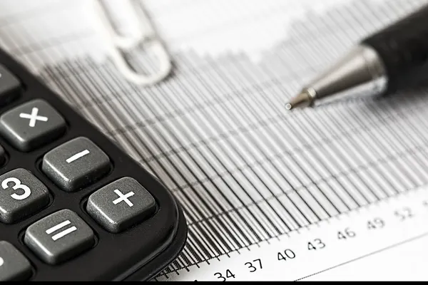 TAXĂ pentru pensiile mai mari de 4.000 lei! Lovitură uriașă pentru mii de pensionari. Decizia, așteptată luni