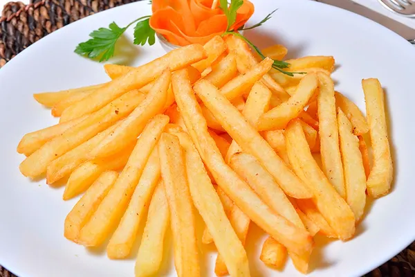 Cum faci acasă cartofi prăjiţi ca la restaurant? Ce nu ştiai până acum