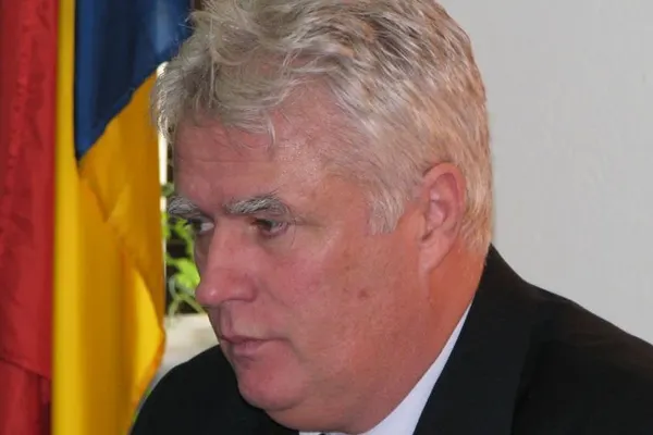 Un fost prefect de Sibiu a murit într-un accident de maşină în Vâlcea