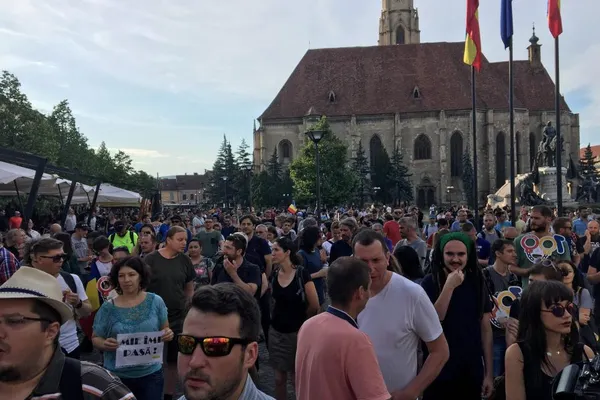 Proteste și în țară. Cluj, Timișoara, Iași: ”Să vă fie frică, țara se ridică!” ”Șobolan penal!”