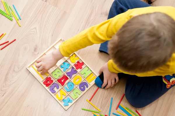 Mama unui copil cu dizabilități, mesaj pentru Nicușor Dan: Terapia costă!