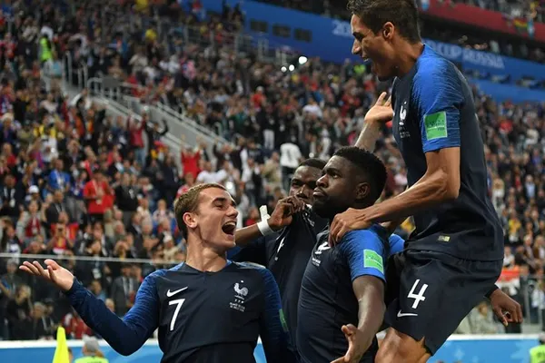 Franța învinge Belgia cu 1-0 și ajunge în FINALA Campionatului Mondial din Rusia. Macron, în extaz