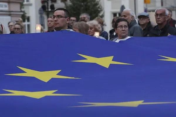 Protest fără precedent la Varșovia. Guvernul polonez, în conflict frontal cu magistrații