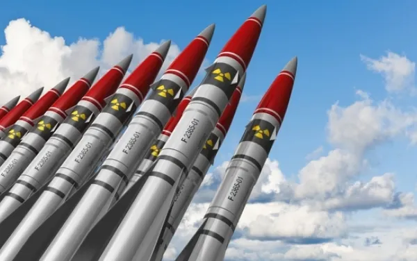 Rusia insistă ca SUA să nu renunţe la tratatul armelor nucleare
