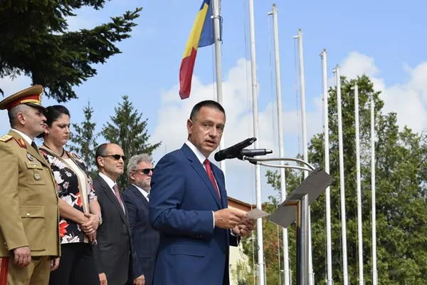 Bat clopote de nuntă la Guvern?
