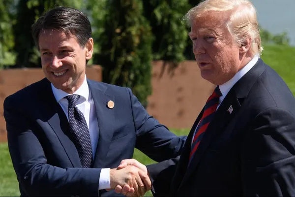 Donald Trump l-a felicitat pe premierul italian Giuseppe Conte pentru măsurile antiimigraţie