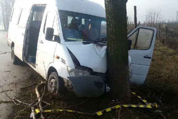 Accident grav cu un microbuz în Capitală