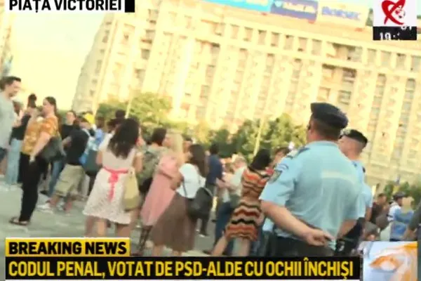 Protest cu incidente în Piața Victoriei! S-a cerut DEMISIA Guvernului
