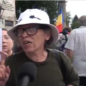 Proteste la Cotroceni. Câteva sute de oameni au ieşit în stradă