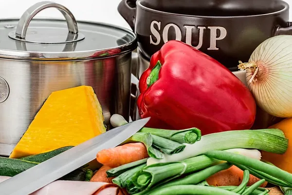 Cum ar trebui să gătim alimentele ca să rămână sănătoase