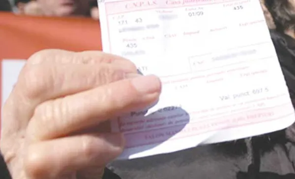 Capcana pensiilor mărite: Statul dă cu o mână şi ia cu două