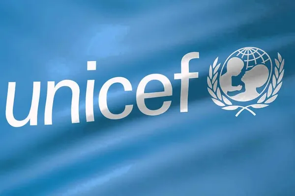 UNICEF cere guvernelor din întreaga lume ca profesorii și elevii să fie vaccinați cu prioritate împotriva noului coronavirus