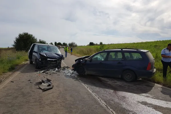 Accident grav în judeţul Giurgiu, cinci persoane au fost rănite