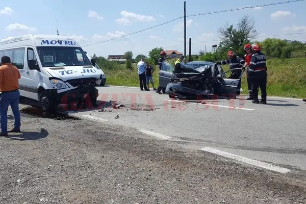 Plan ROŞU de Intervenţie în Gorj. 10 victime. Şoferul vinovat de accidentul rutier a făcut infarct