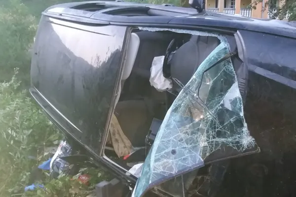 Accident grav în Bistrița-Năsăud: 4 răniţi. O femeie, mamă a 9 copii, a murit