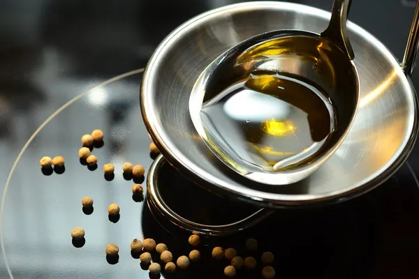 Trei alimente care ne pot ajuta să părem mai tineri